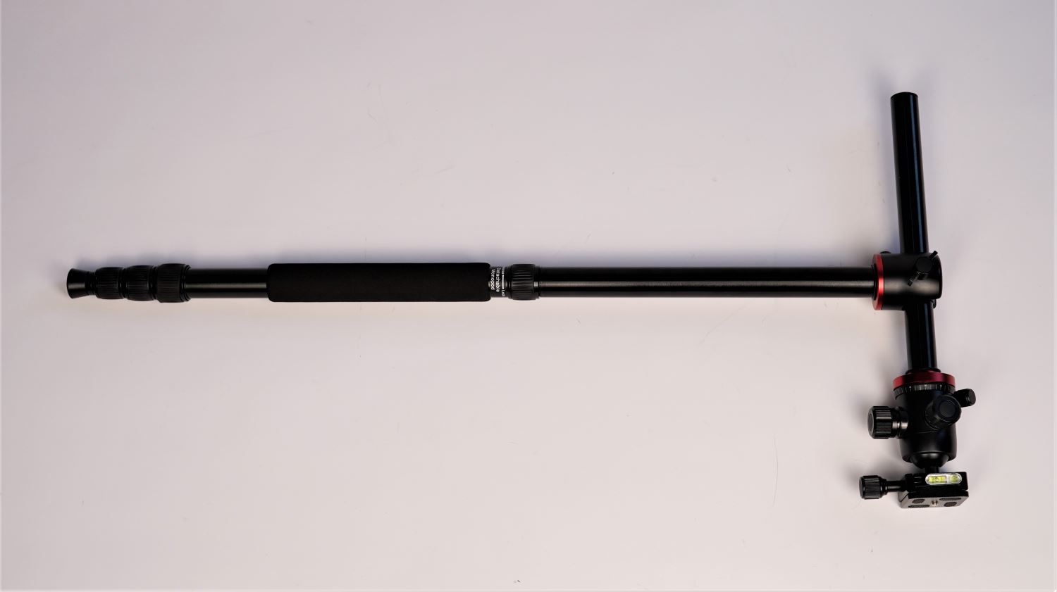 Алюминиевый 4-х секционный штатив с шаровой головкой FST PTA-2804B2